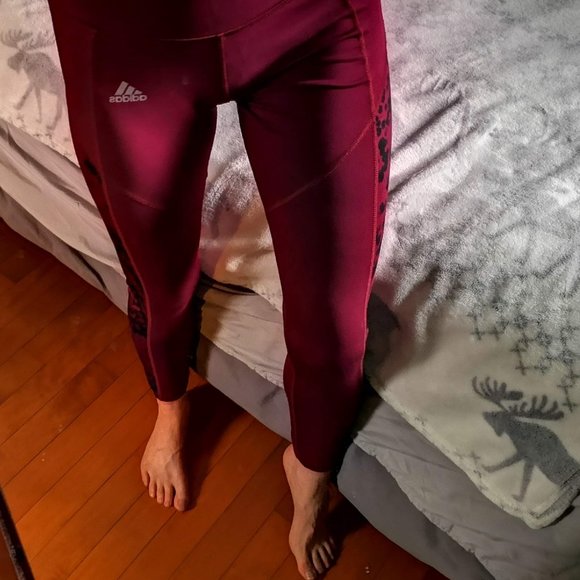 **SOLD**Adidas Red lepard print workout leggings - Picture 7 of 8
